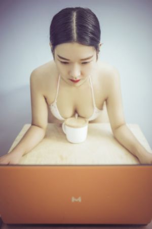 异常吸引力
